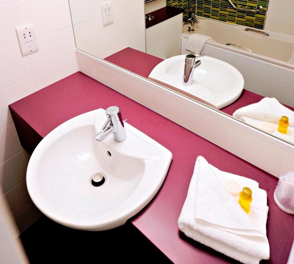 Link Hotel Лафборо Экстерьер фото